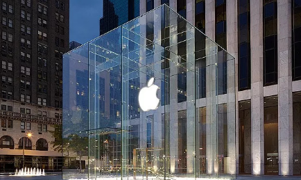 比買iphone手機更重要的，是逛蘋果的地標